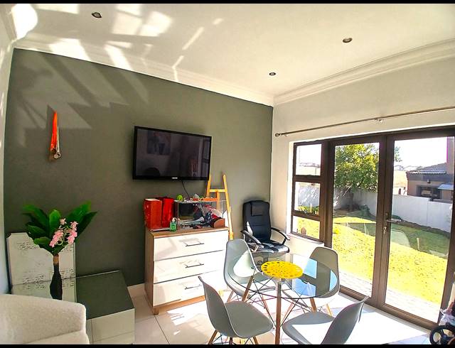 3 BEDROOM FREESTANDING FOR SALE IN BLUE VALLEY GOLF ESTATE